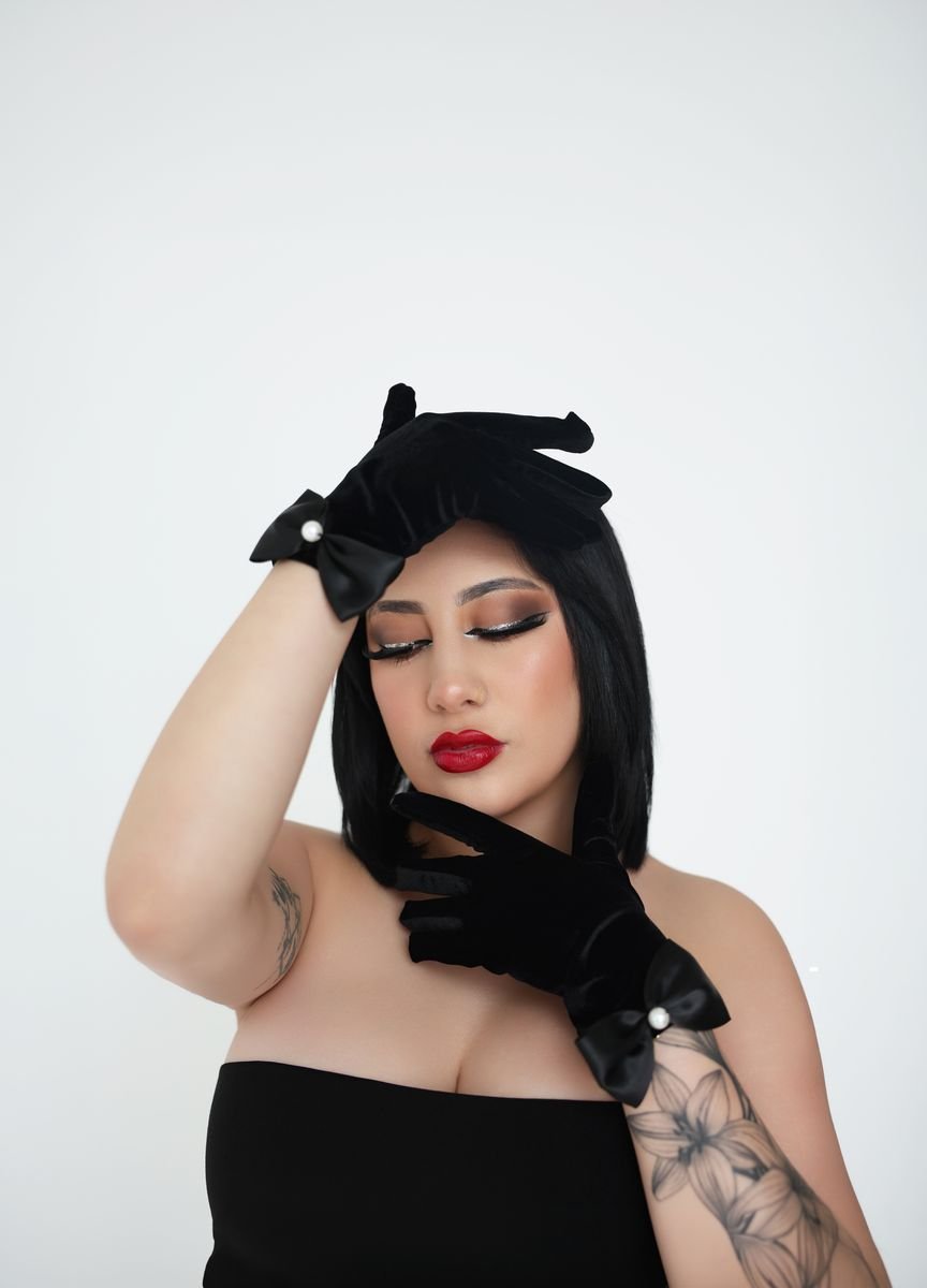 Evening glam with red lips and black gloves